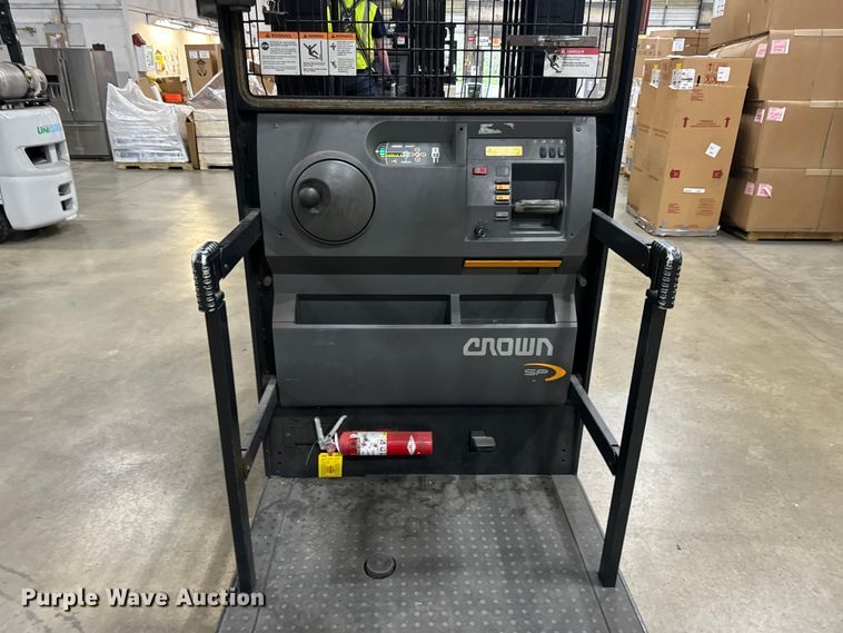 image for item EF1050 2019 Crown SP3520-30 order picker