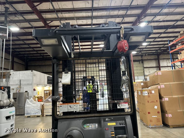image for item EF1050 2019 Crown SP3520-30 order picker