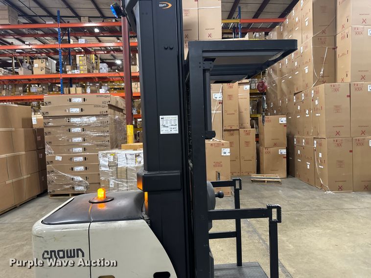 image for item EF1050 2019 Crown SP3520-30 order picker