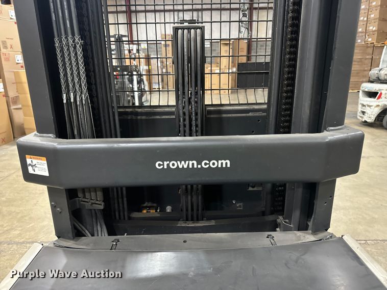 image for item EF1050 2019 Crown SP3520-30 order picker