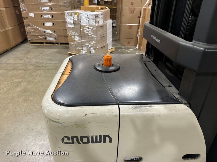 image for item EF1050 2019 Crown SP3520-30 order picker