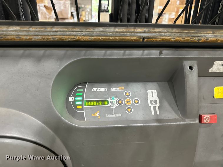 image for item EF1050 2019 Crown SP3520-30 order picker