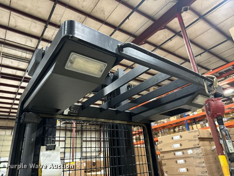 image for item EF1050 2019 Crown SP3520-30 order picker