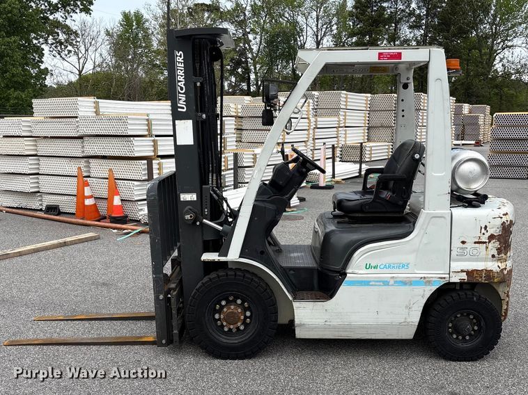 image for item EF1072 2017 UniCarriers PF50 forklift
