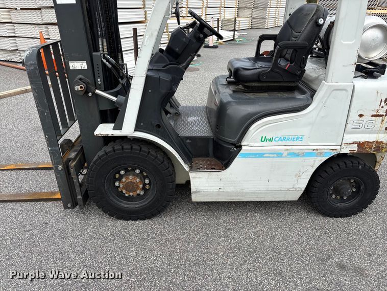 image for item EF1072 2017 UniCarriers PF50 forklift