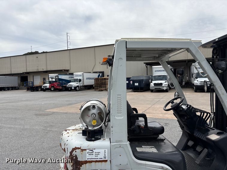 image for item EF1072 2017 UniCarriers PF50 forklift