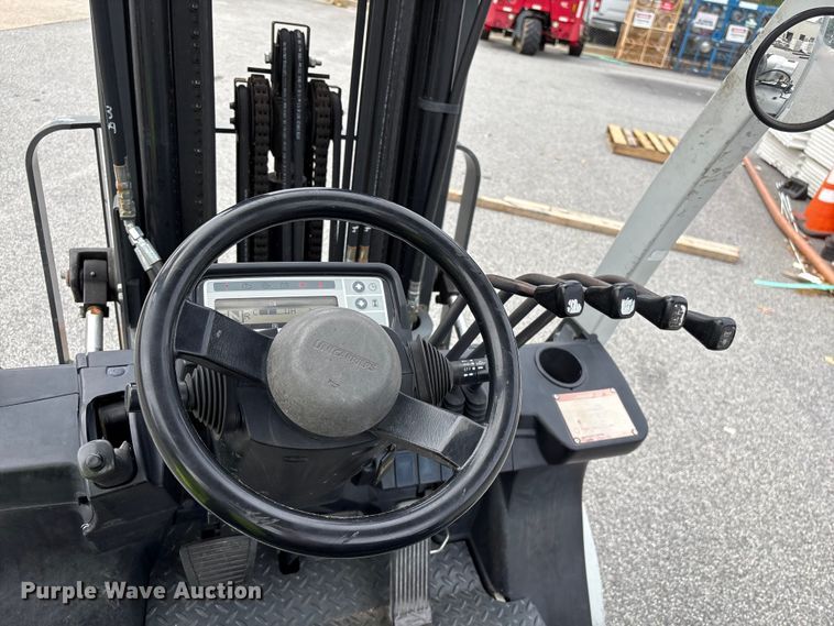 image for item EF1072 2017 UniCarriers PF50 forklift