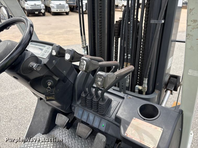 image for item EF1072 2017 UniCarriers PF50 forklift