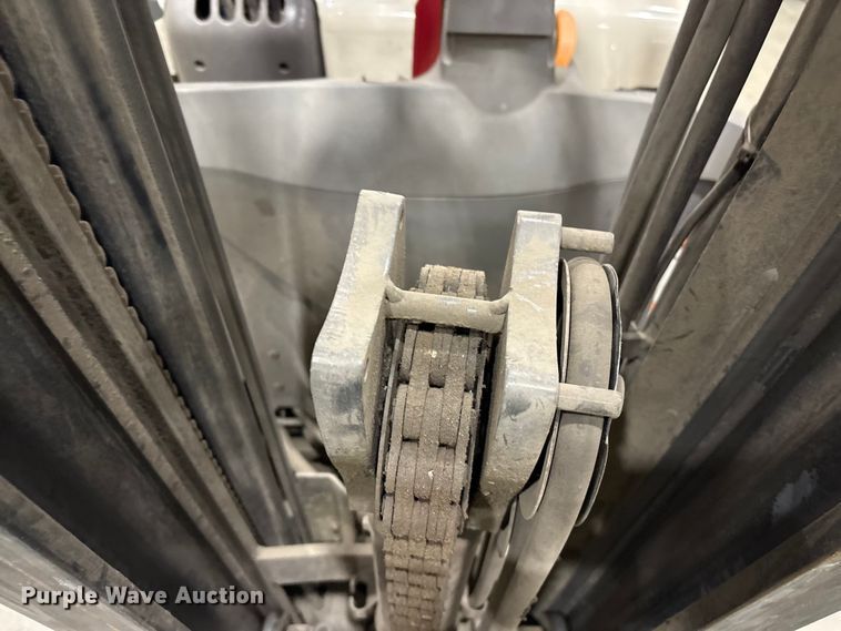 image for item EF1073 2018 Crown FC5214-40 forklift