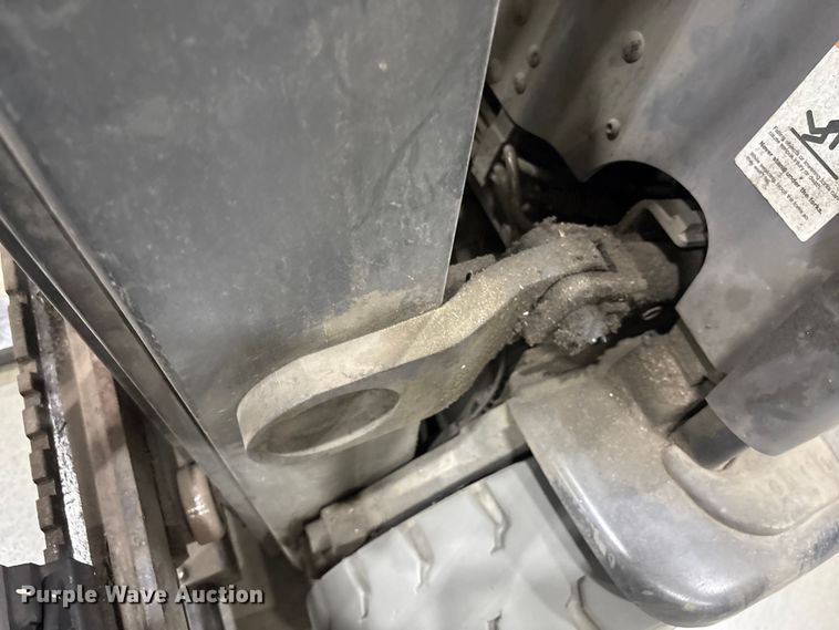 image for item EF1073 2018 Crown FC5214-40 forklift