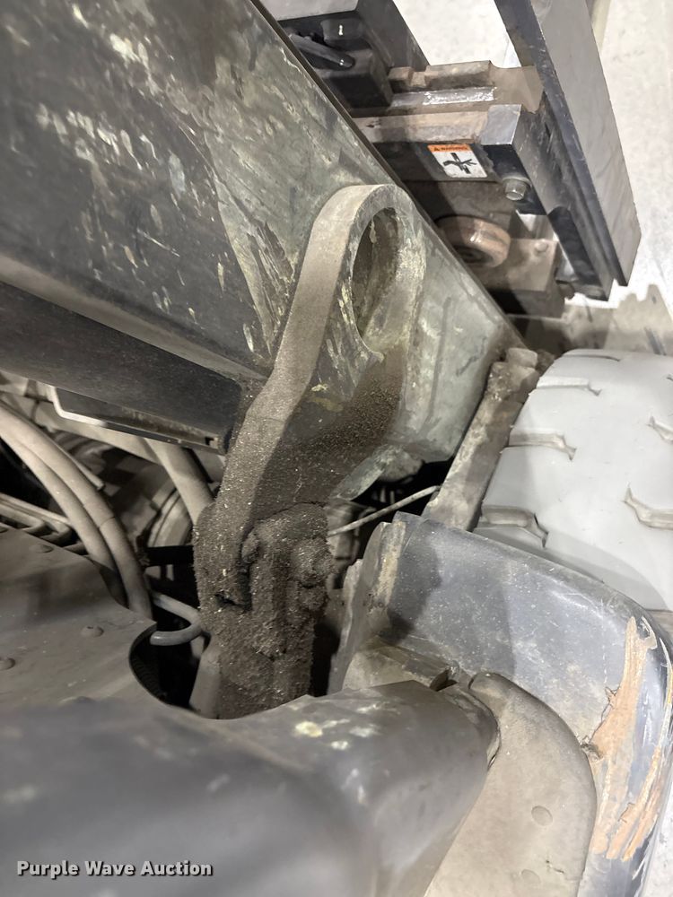 image for item EF1073 2018 Crown FC5214-40 forklift