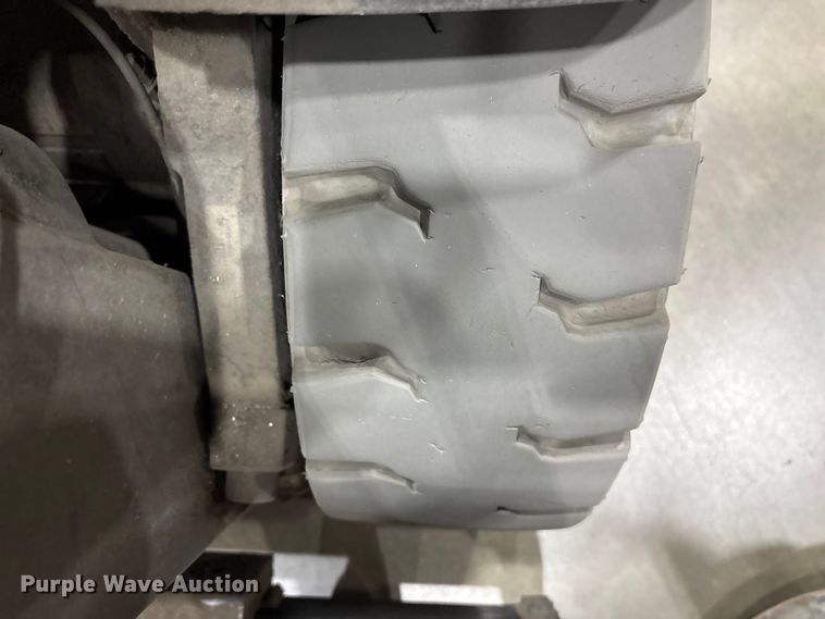 image for item EF1073 2018 Crown FC5214-40 forklift