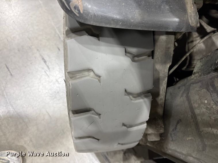 image for item EF1073 2018 Crown FC5214-40 forklift