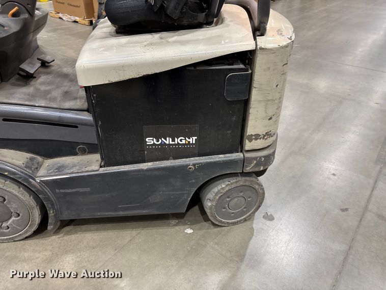 image for item EF1074 2018 Crown FC5214-40 forklift