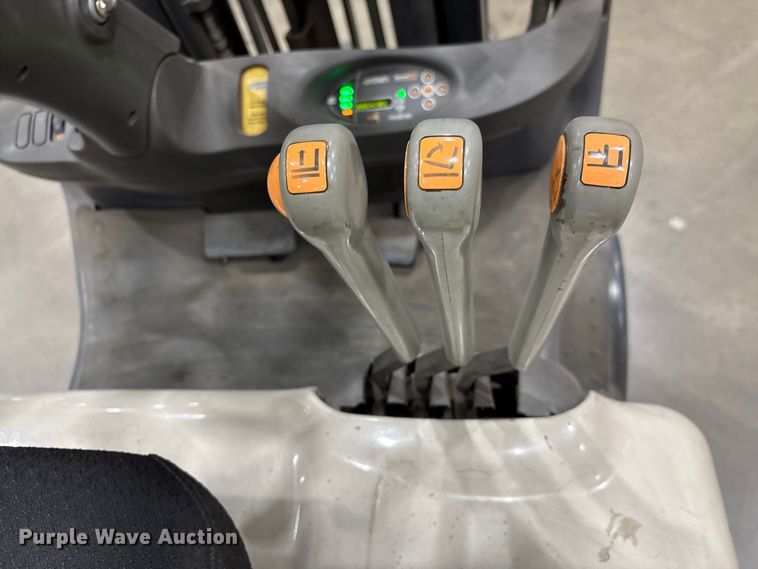 image for item EF1074 2018 Crown FC5214-40 forklift