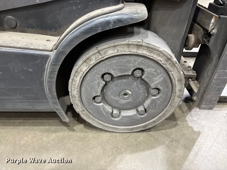 image for item EF1074 2018 Crown FC5214-40 forklift