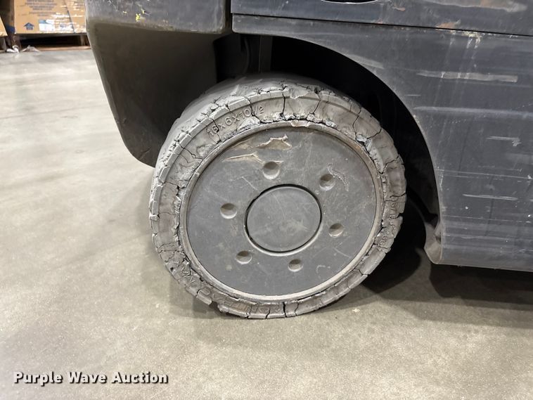 image for item EF1074 2018 Crown FC5214-40 forklift