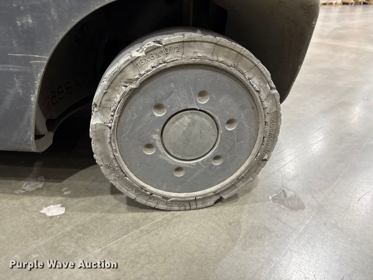 image for item EF1074 2018 Crown FC5214-40 forklift