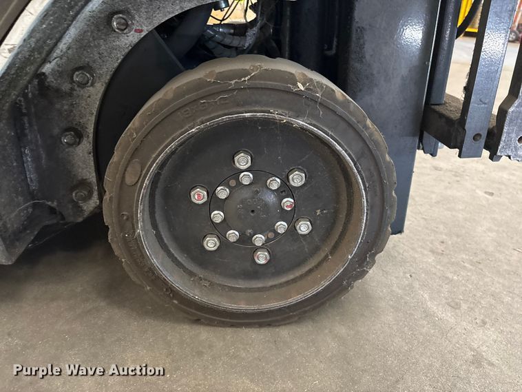 image for item EF1080 2014 Nissan CF30LP forklift