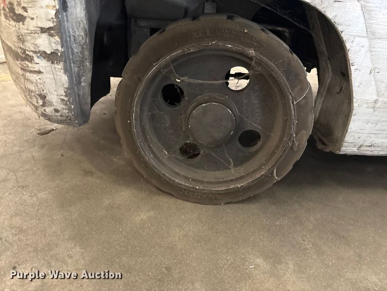 image for item EF1080 2014 Nissan CF30LP forklift