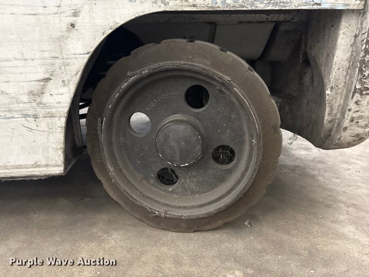 image for item EF1080 2014 Nissan CF30LP forklift