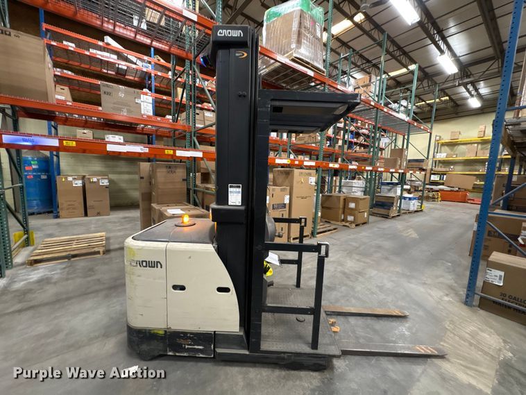 image for item EF1086 2017 Crown SP3520-30 order picker
