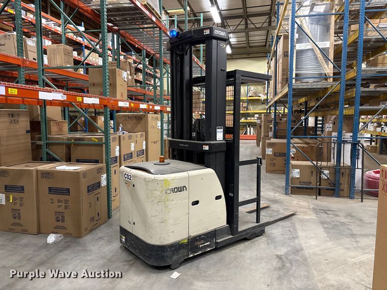 image for item EF1086 2017 Crown SP3520-30 order picker