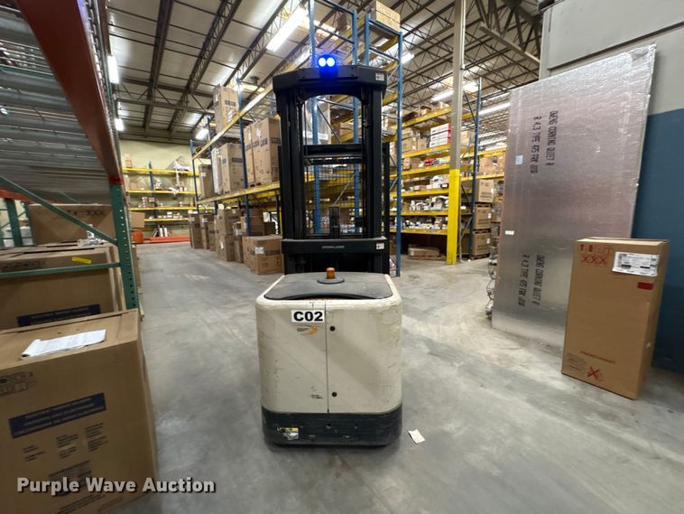 image for item EF1086 2017 Crown SP3520-30 order picker