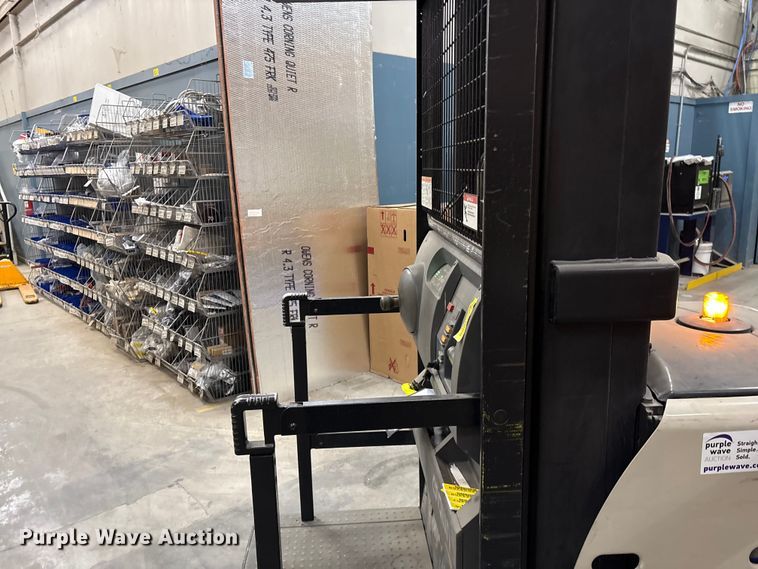 image for item EF1086 2017 Crown SP3520-30 order picker