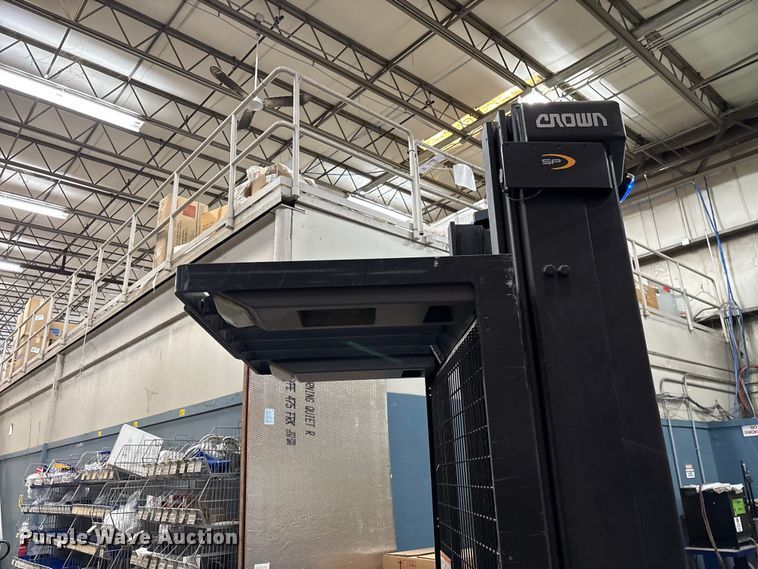 image for item EF1086 2017 Crown SP3520-30 order picker