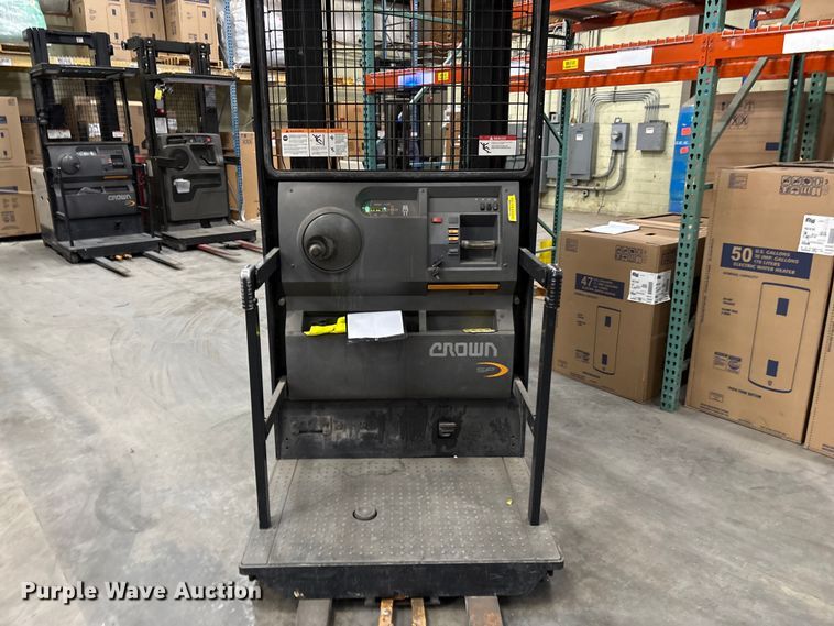 image for item EF1086 2017 Crown SP3520-30 order picker