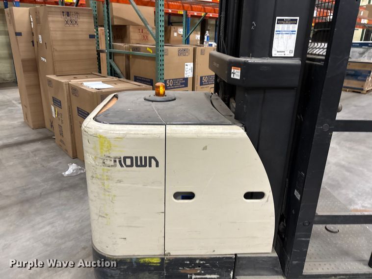 image for item EF1086 2017 Crown SP3520-30 order picker