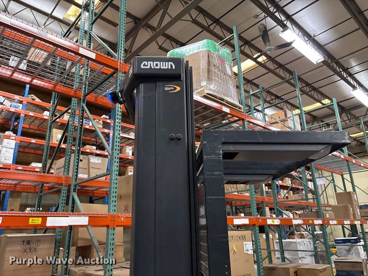 image for item EF1086 2017 Crown SP3520-30 order picker