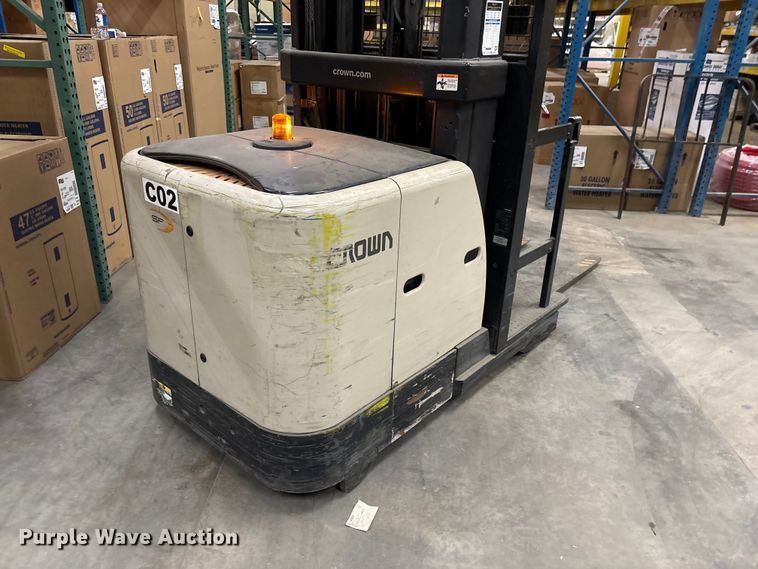 image for item EF1086 2017 Crown SP3520-30 order picker