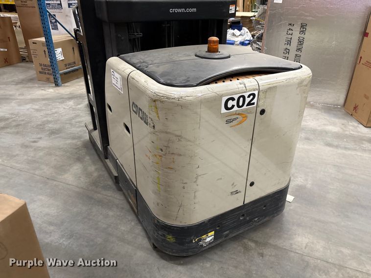 image for item EF1086 2017 Crown SP3520-30 order picker