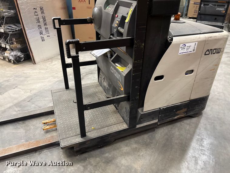 image for item EF1086 2017 Crown SP3520-30 order picker