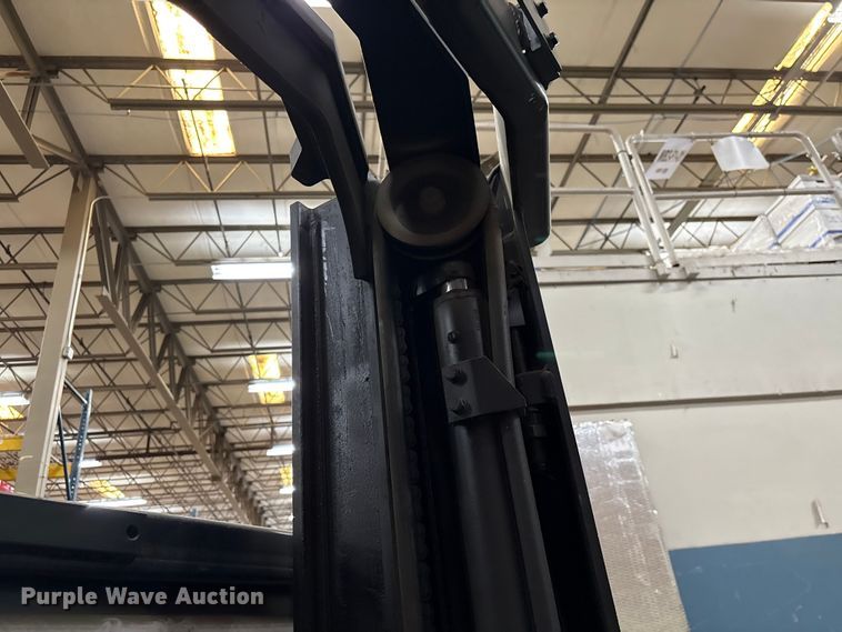 image for item EF1086 2017 Crown SP3520-30 order picker