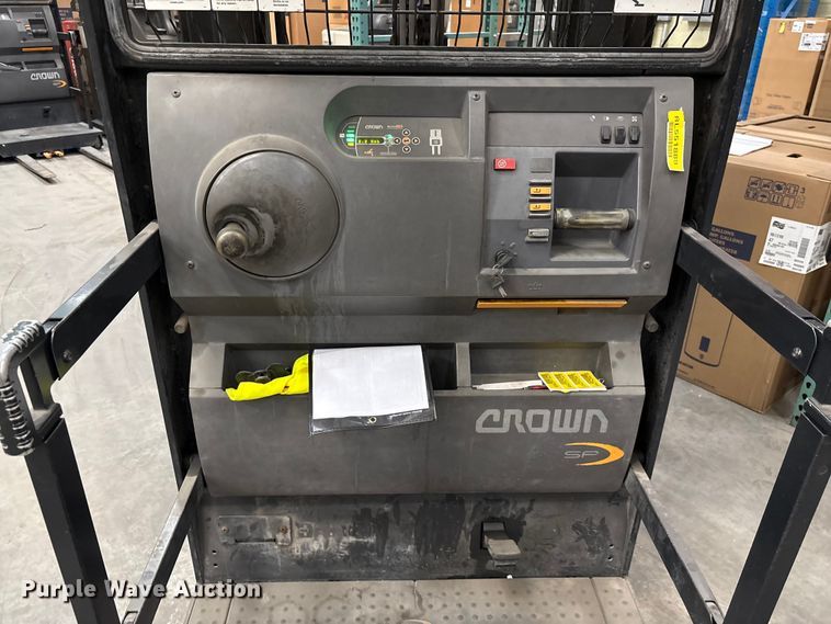 image for item EF1086 2017 Crown SP3520-30 order picker