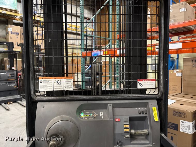 image for item EF1086 2017 Crown SP3520-30 order picker