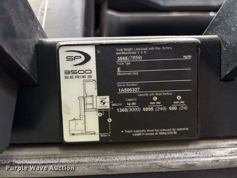 image for item EF1086 2017 Crown SP3520-30 order picker