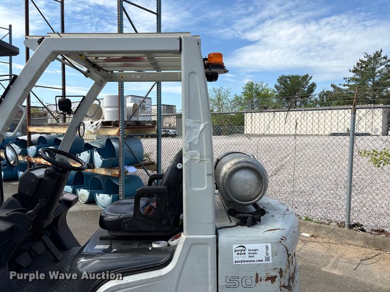 image for item EF1087 2017 UniCarriers PF50 forklift