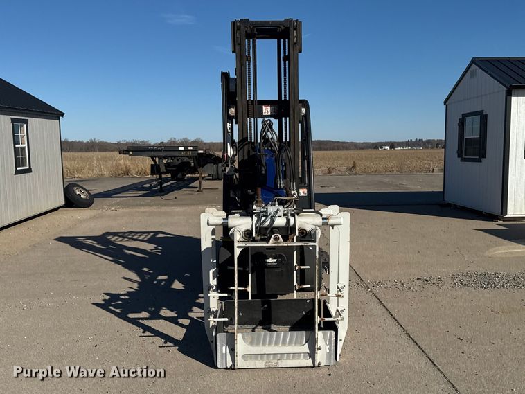 image for item EF2443 Yale GLC060VXNVSV113 forklift