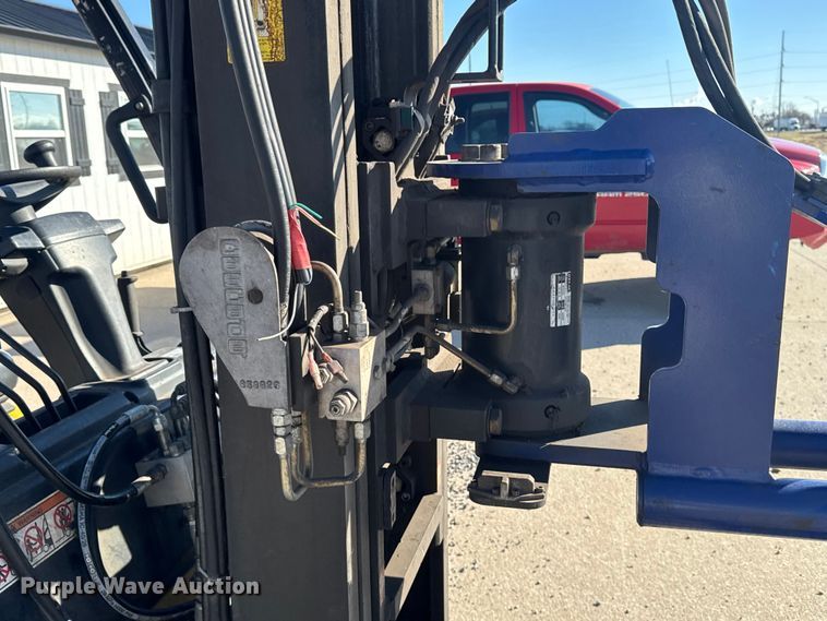 image for item EF2443 Yale GLC060VXNVSV113 forklift