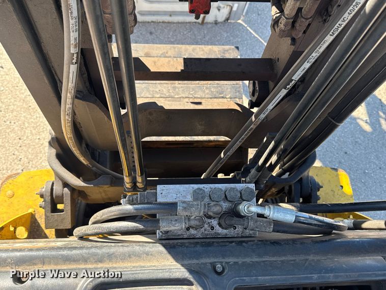 image for item EF2443 Yale GLC060VXNVSV113 forklift