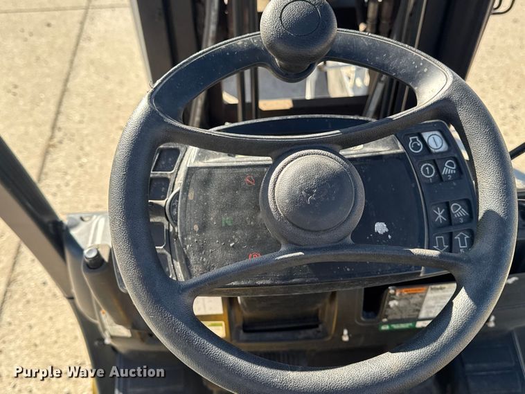 image for item EF2443 Yale GLC060VXNVSV113 forklift