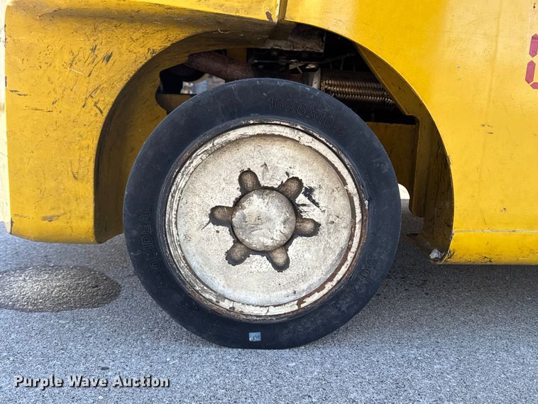 image for item EF2443 Yale GLC060VXNVSV113 forklift