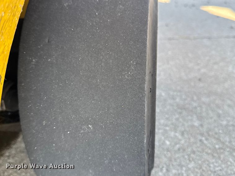 image for item EF2443 Yale GLC060VXNVSV113 forklift