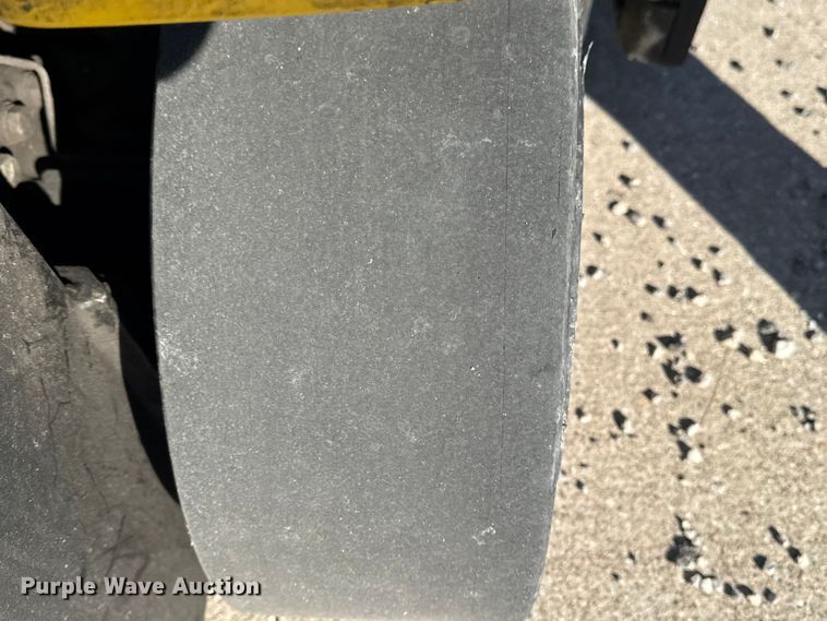 image for item EF2443 Yale GLC060VXNVSV113 forklift