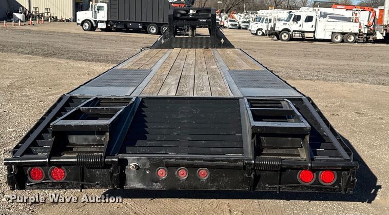 image for item EG2104 2011 Diamond C Trailer equipment trailer