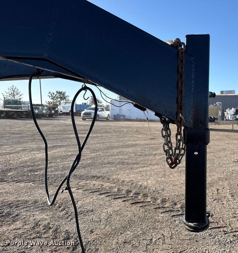 image for item EG2104 2011 Diamond C Trailer equipment trailer